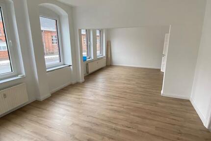 Bitte keine weiteren Anfragen! EG-Wohnung mit Terrasse