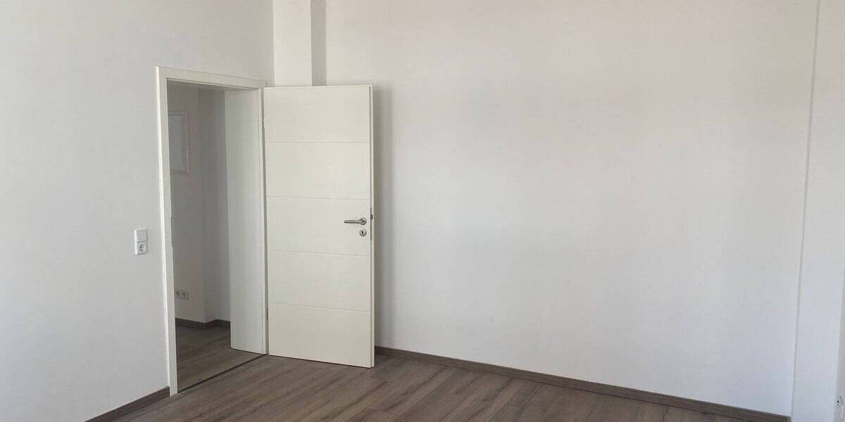 Zimmer Halle (Saale) Innenstadt - 1 Zimmer, 36 m&sup2;, 310&euro; | Angebot:26376800