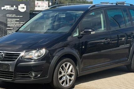 VW Touran 209.023 km 4.490 &euro; Wildau 15745