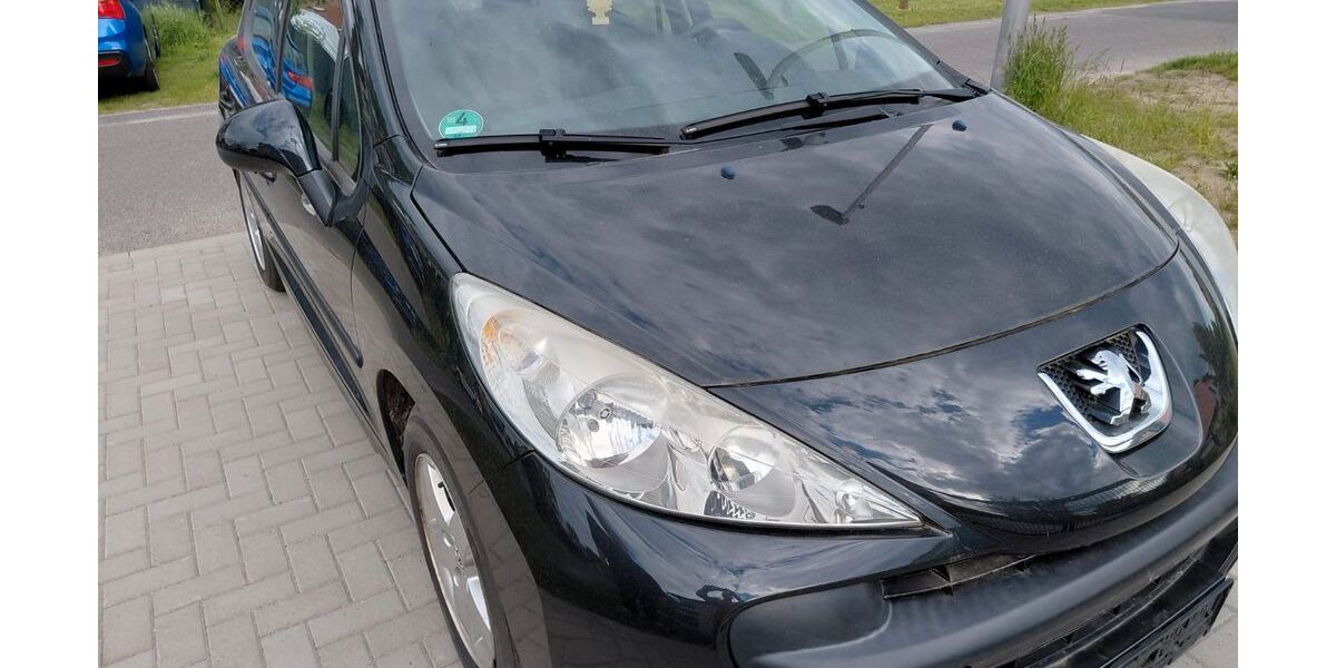 Peugeot 207 127.000 km 2.100 &euro; BERLIN 12621