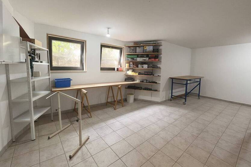 Praktisches Zweifamilienhaus mit Ausblick ins Grüne