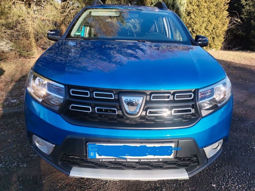 Dacia Sandero 82.000 km 8.800 € Friedrichroda OT Finsterbergen 99894