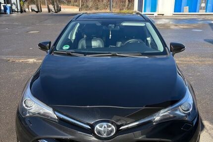 Toyota Avensis 122.013 km 11.500 &euro; Berlin 12619