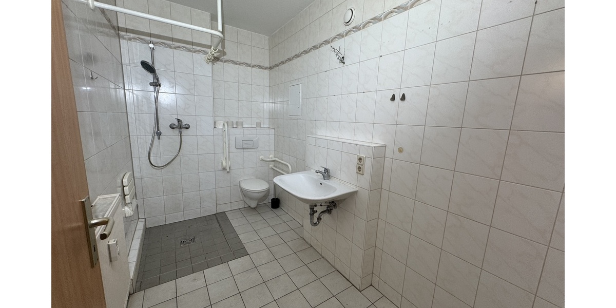 Doppelt genießen: Balkon und großer Wintergarten in attraktiver 2-Raum-Wohnung in Gera-Bieblach! - Erdgeschoßwohnung Gera Alt-Bieblach | Angebot:26374761