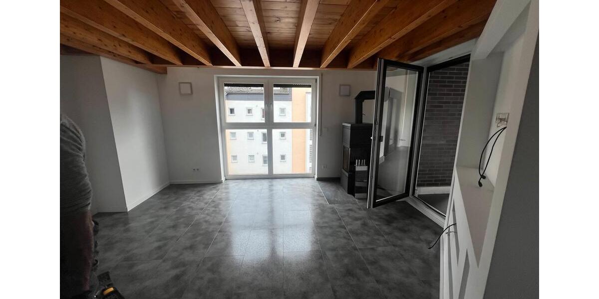 Dachgeschoßwohnung Offenbach am Main Hafen - 2.5 Zimmer, 82 m&sup2;, 320.000&euro; | Angebot:26727373