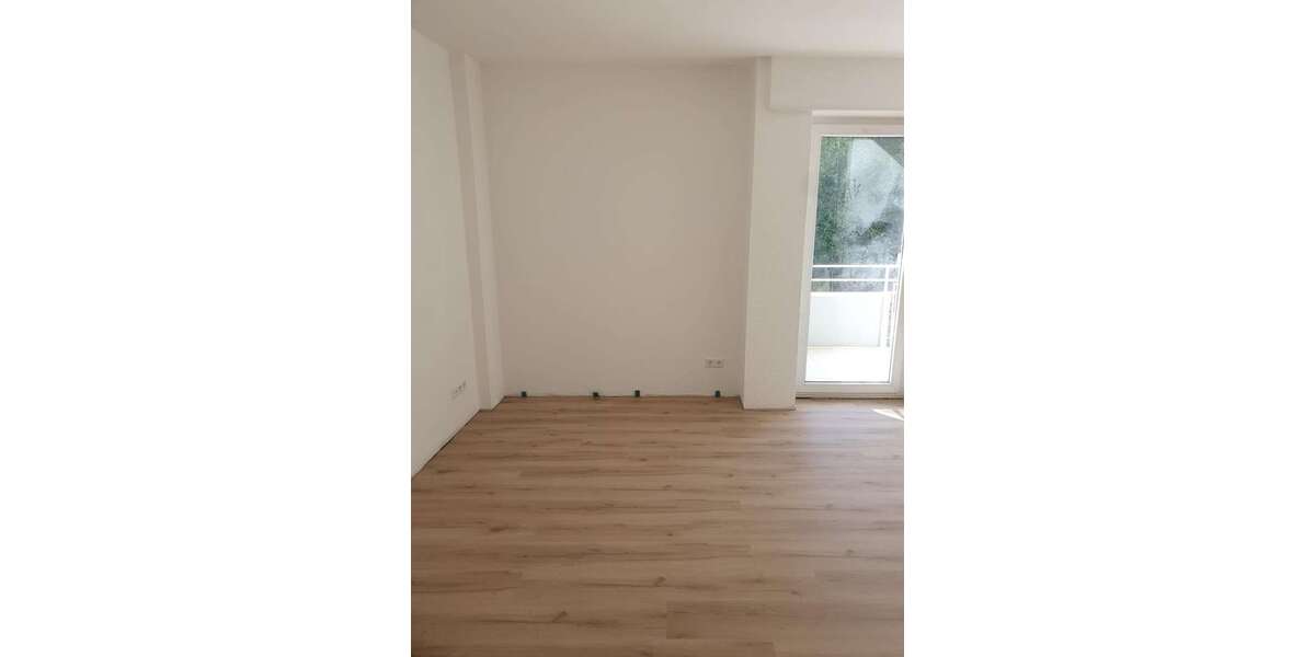Etagenwohnung Esslingen am Neckar Brühl - 3 Zimmer, 76 m&sup2;, 1.050&euro; | Angebot:25541889