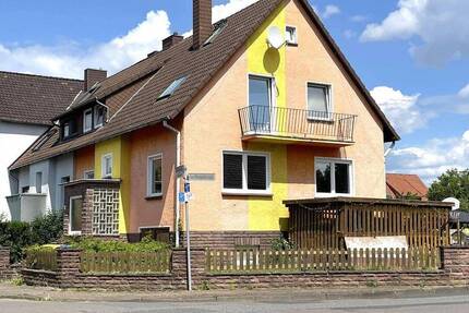 Garbsen-Berenbostel - Zweifamilien-DHH mit gr. Garten & 2 Garagen 7 zimmer