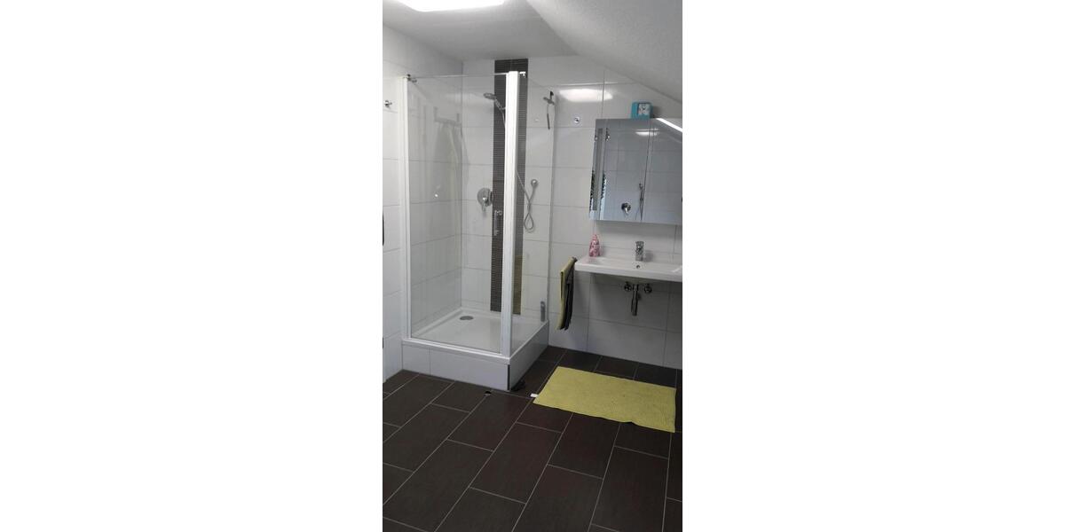 Dachgeschoßwohnung Erlenbach am Main - 5 Zimmer, 18 m&sup2;, 300&euro; | Angebot:26067072