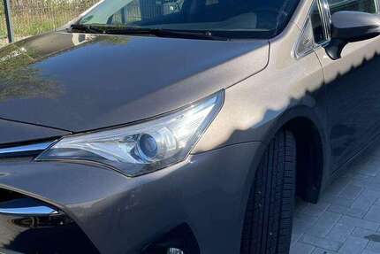 Toyota Avensis 27.326 km 16.500 € Niederwiesa 09577
