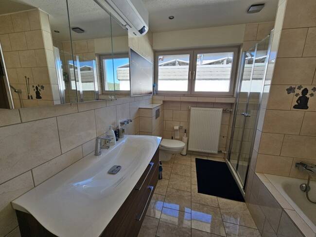 Einfamilienhaus Hellenthal - 7 Zimmer, 236 m&sup2;, 585.000&euro; | Angebot:26220581