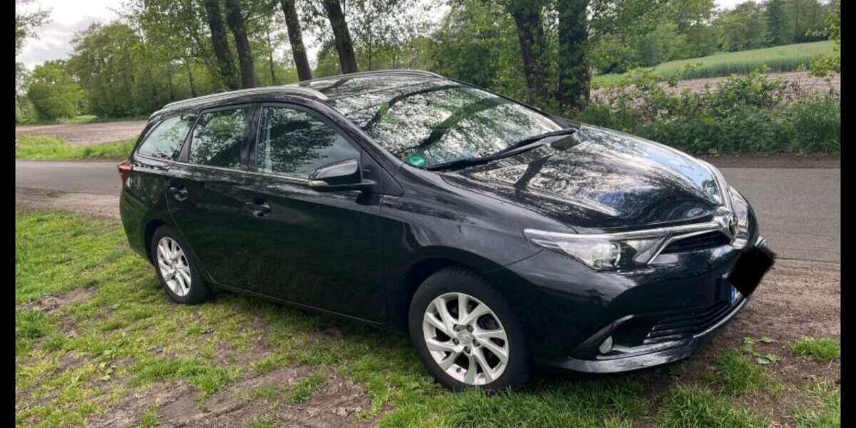 Toyota Auris 101.000 km 11.500 &euro; Lohne 49393