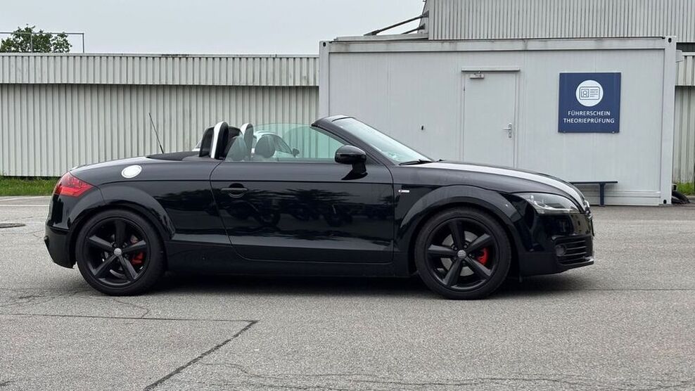 TT