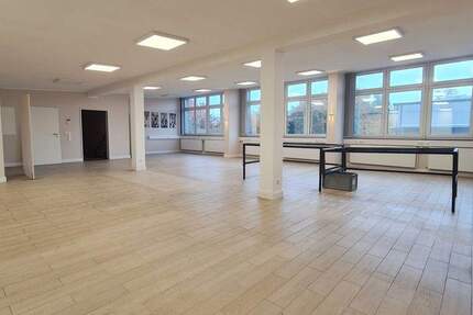 Gewerbeobjekt Seevetal Maschen - 1 Zimmer, 130 m&sup2;, 1.230&euro; | Angebot:25697857