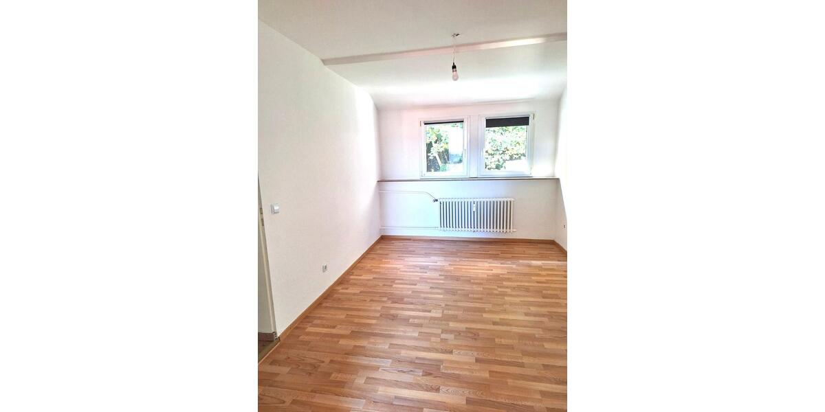 Dachgeschoßwohnung Saarbrücken St. Arnual - 4 Zimmer, 77 m&sup2;, 135.000&euro; | Angebot:27161381