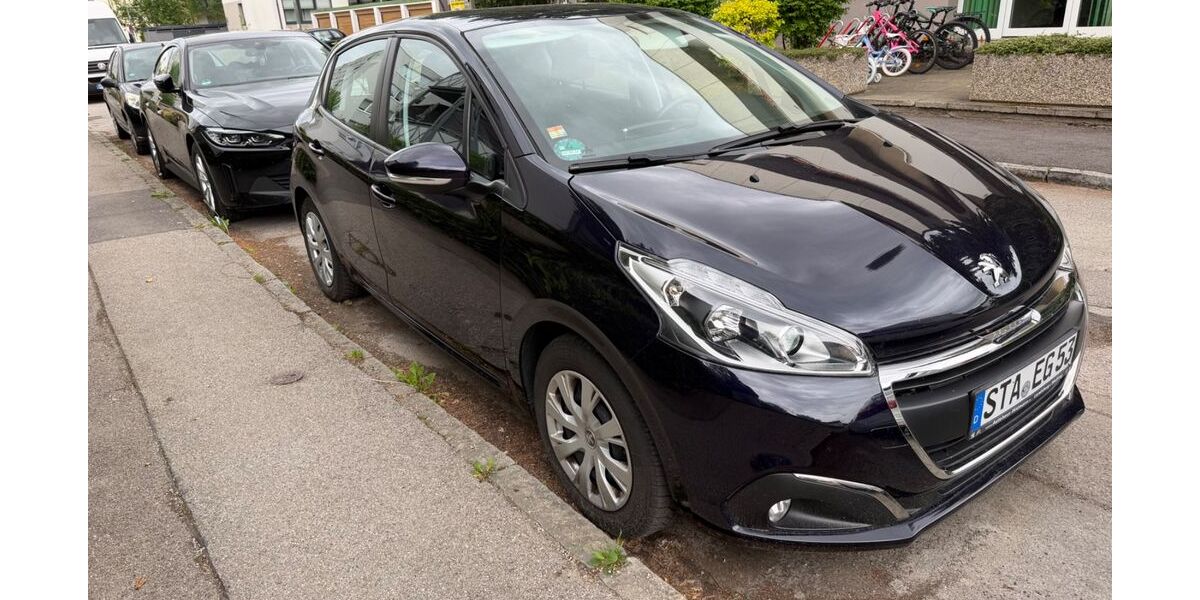 Peugeot 208 57.000 km 7.120 &euro; Germering 82110