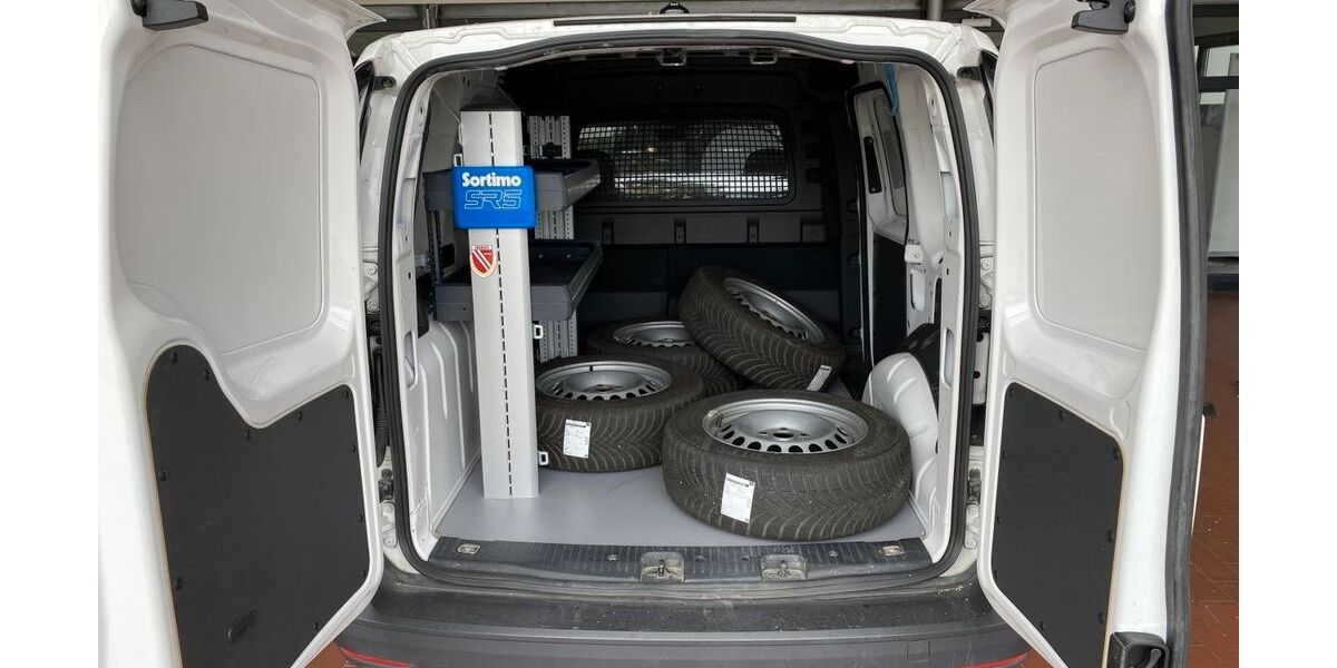 VW Caddy 118.610 km 15.950 € München 81825