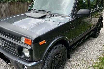 Lada Urban