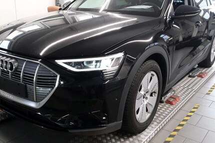 Audi e-tron 28.100 km 26.450 &euro; Ludwigsau 36251