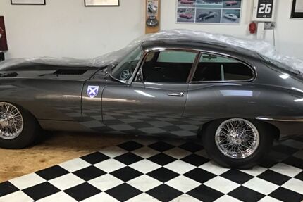 Jaguar E-Type 9.999.999 km 299.000 &euro; Brühl 50321
