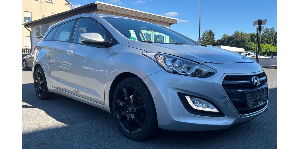 Hyundai i30 186.000 km 7.750 &euro; Arnsberg 59823