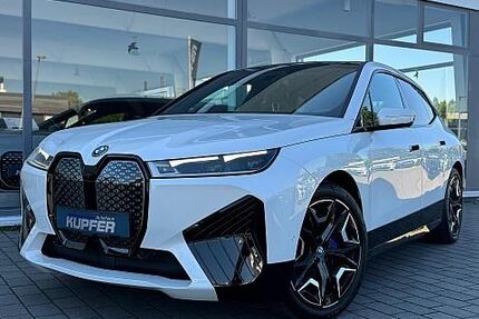 BMW iX 7.880 km 66.900 € Vaihingen / Enz 71665