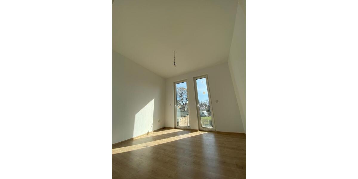 Dachgeschoßwohnung Oranienburg - 3 Zimmer, 88 m&sup2;, 1.496&euro; | Angebot:23297890