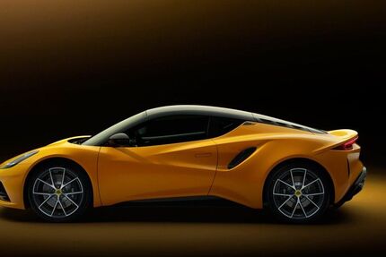 Lotus Emira 3.500 km 89.500 &euro; FRANKFURT A. MAIN 60311