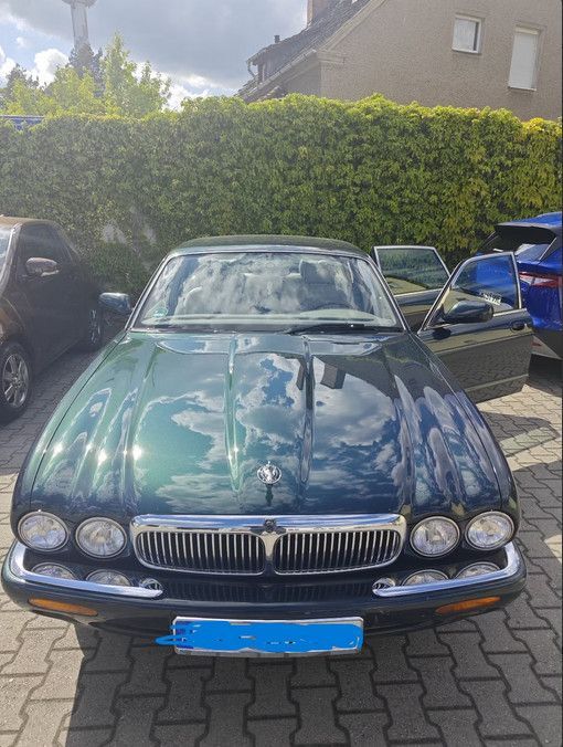 XJ8