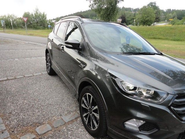 Ford Kuga 31.950 km 18.600 &euro; Thurmansbang 94169