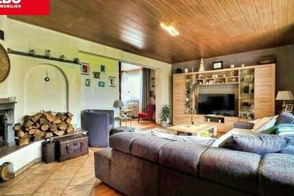 Idylle & Raum: Teilsaniertes Ein-Zweifamilienhaus in kleiner Nachbarschaft 7 zimmer