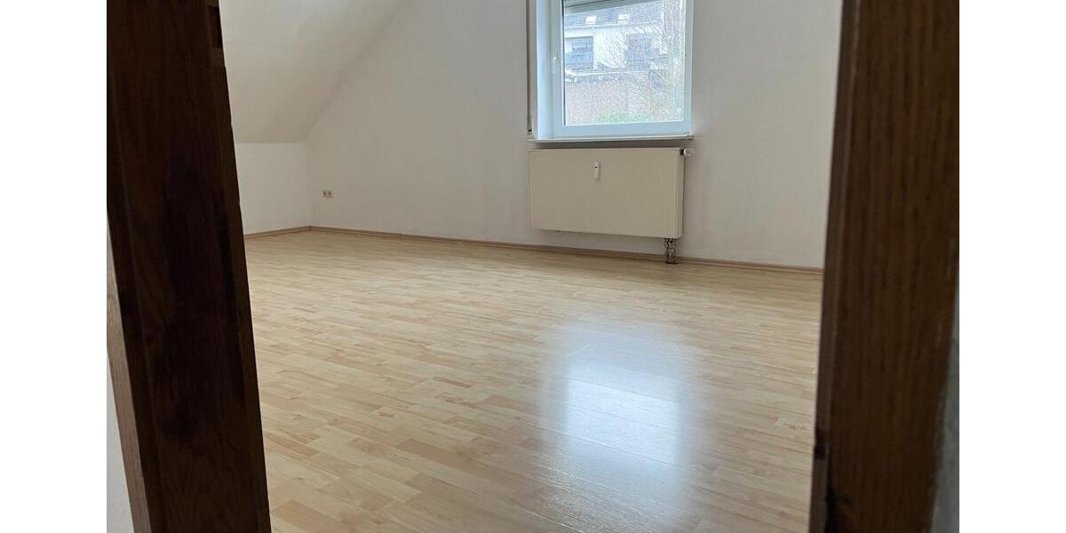Dachgeschoßwohnung Werdohl - 3 Zimmer, 69 m&sup2;, 450&euro; | Angebot:25570064