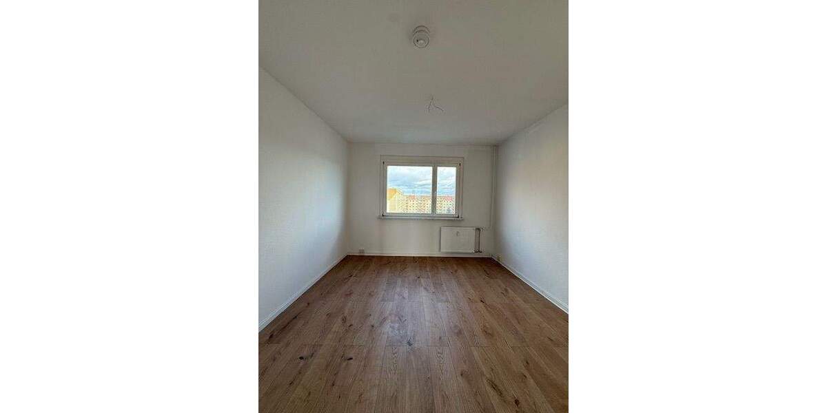 Zimmer Zeithain - 4 Zimmer, 77 m&sup2;, 400&euro; | Angebot:25698919