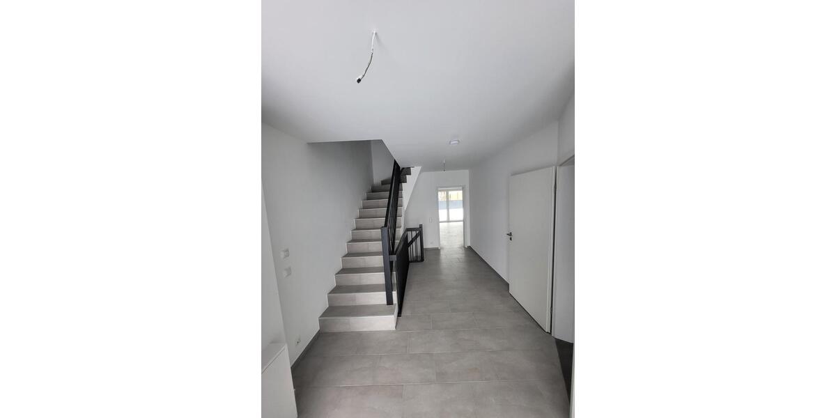 Etagenwohnung Schwarzenbek - 4 Zimmer, 136 m&sup2;, 2.250&euro; | Angebot:25186905