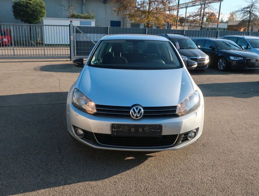 VW Golf 152.103 km 4.350 € Laupheim 88471