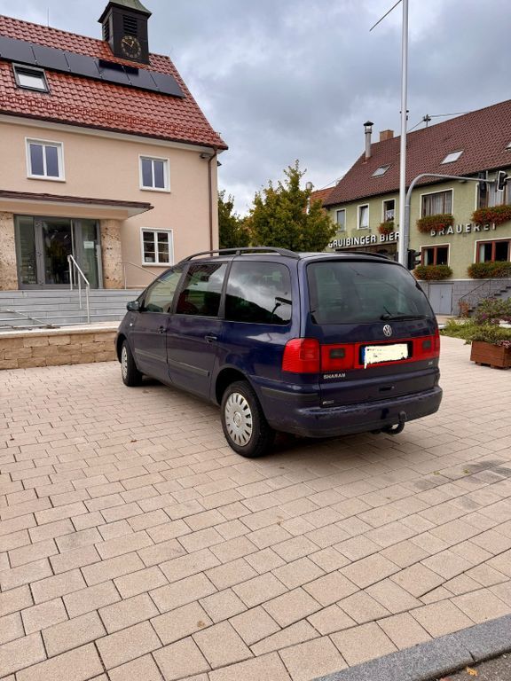 VW Sharan 246.668 km 1.980 € Gruibingen 73344