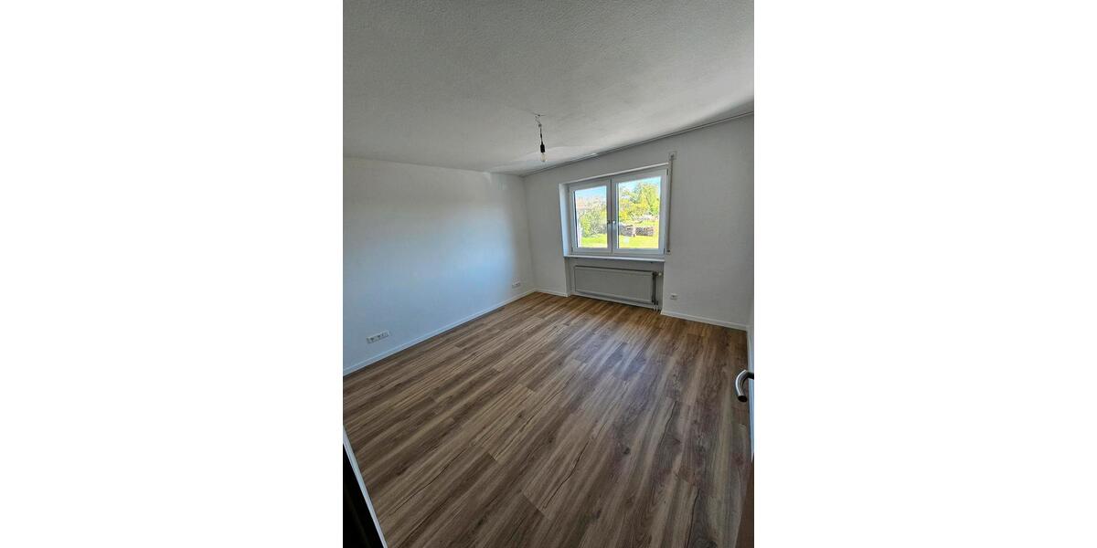 Etagenwohnung Neuenstadt am Kocher - 5.5 Zimmer, 144 m&sup2;, 1.800&euro; | Angebot:26322304