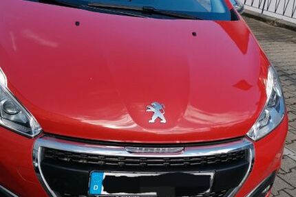 Peugeot 208 140.000 km 7.800 € Baltmannsweiler 73666