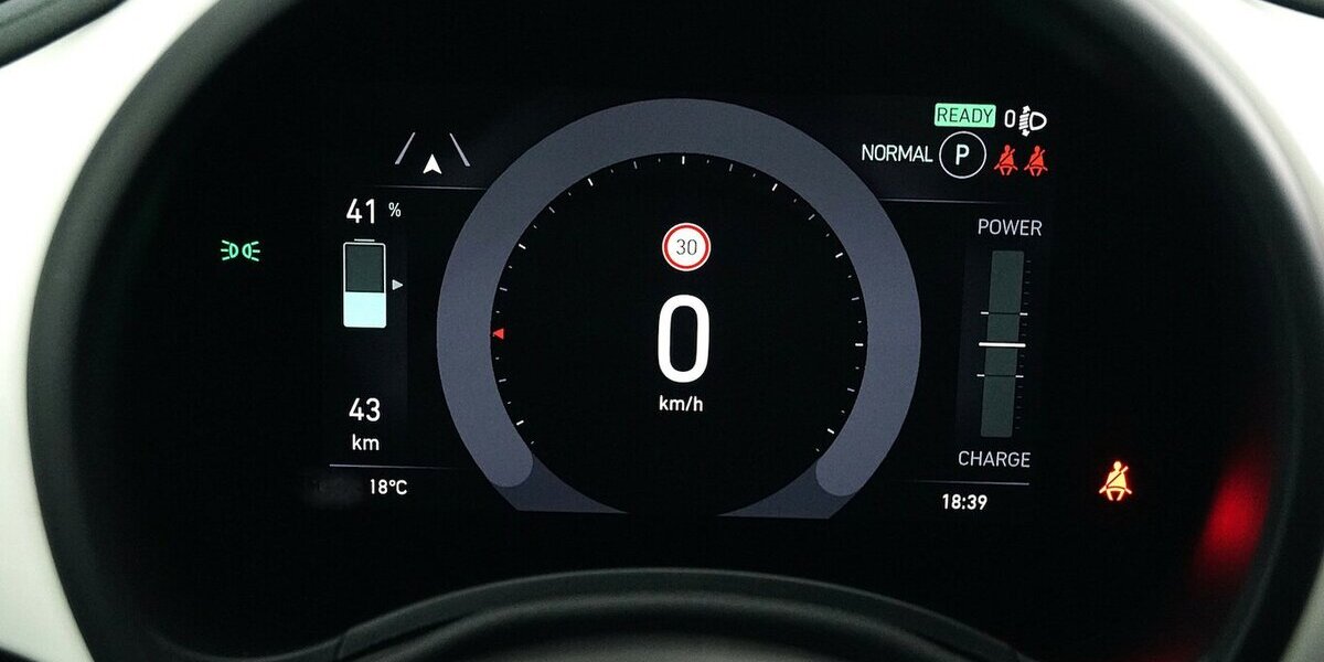 Fiat 500e Action Carplay Android Automatik 23.600 km 12.600 &euro; Lich 35423