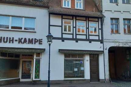Haus zum Kaufen in Gardelegen 250.000 € 300 m² 2 zimmer