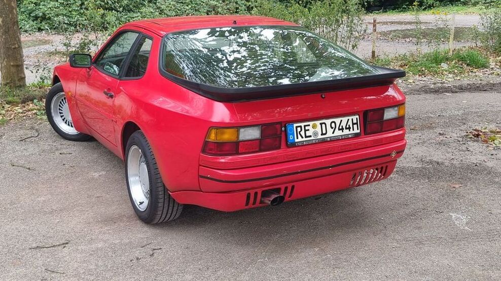 944