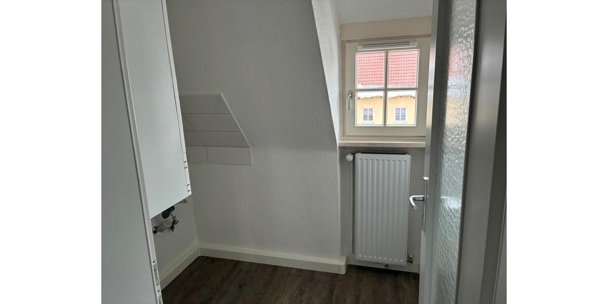 Dachgeschoßwohnung Kassel Harleshausen - 3 Zimmer, 42 m&sup2;, 484&euro; | Angebot:25960067