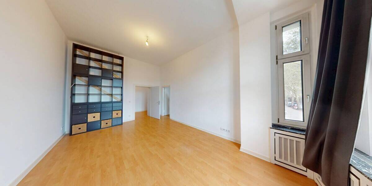 Etagenwohnung Düsseldorf Friedrichstadt - 2 Zimmer, 81 m&sup2;, 1.100&euro; | Angebot:26379723