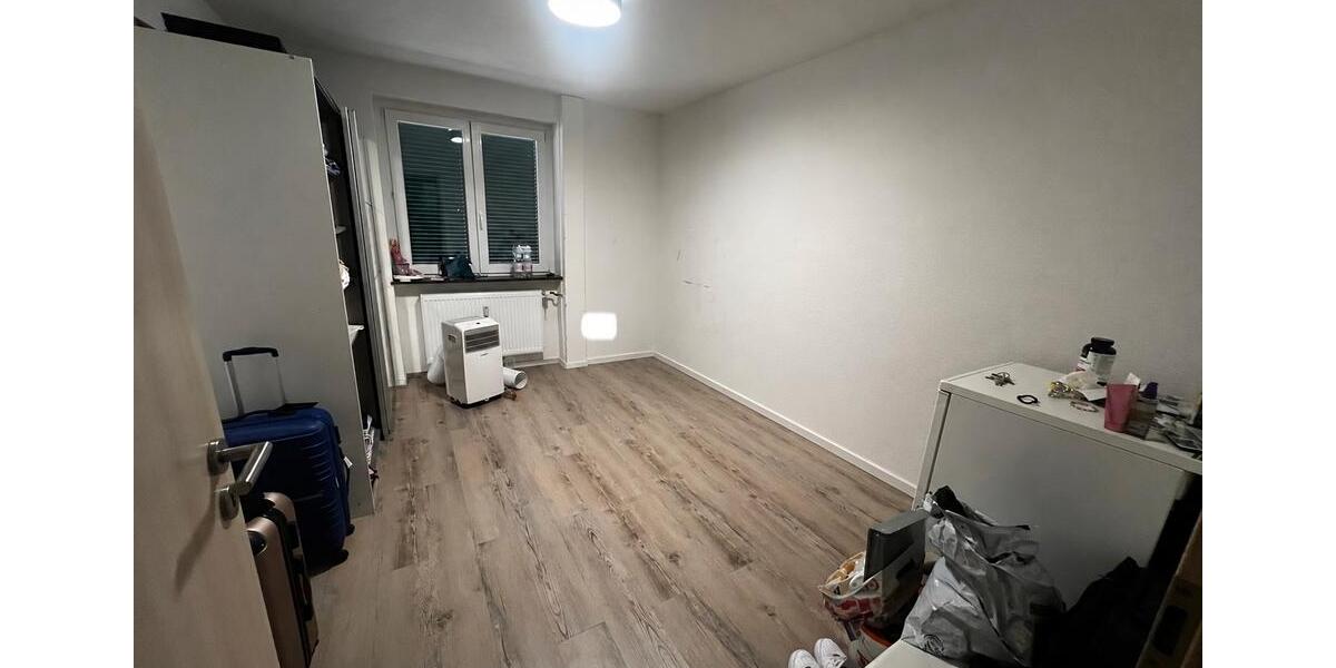 Hochparterre Singen (Hohentwiel) - 2.5 Zimmer, 54 m&sup2;, 179.000&euro; | Angebot:27092110