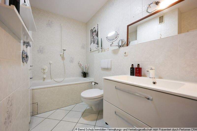 Etagenwohnung Hamburg Rissen - 3 Zimmer, 108 m&sup2;, 1.450&euro; | Angebot:25476060