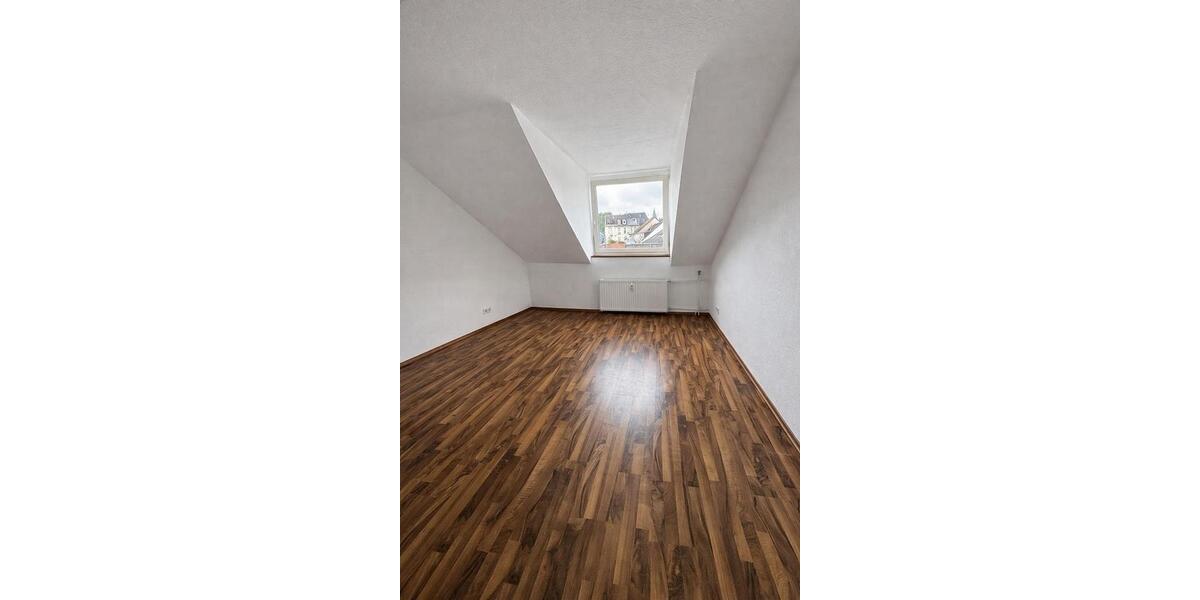 Dachgeschoßwohnung Wuppertal Elberfeld - 3 Zimmer, 87 m&sup2;, 750&euro; | Angebot:25046141