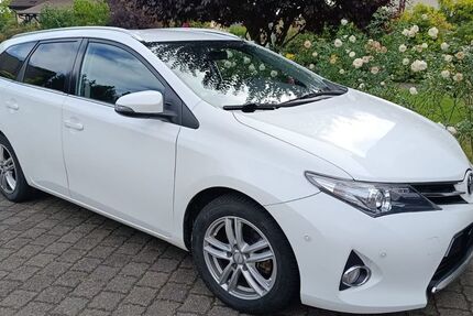 Toyota Auris 158.257 km 8.600 € Plauen 08523