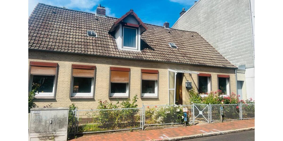Mehrfamilienhaus, Wohnhaus Itzehoe - 6 Zimmer, 220 m&sup2;, 220.000&euro; | Angebot:26986518