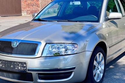 Skoda Superb 217.514 km 2.990 &euro; Schkopau / OT Wallendorf 06258