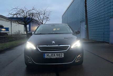 Peugeot 308 123.000 km 7.900 € München 80935
