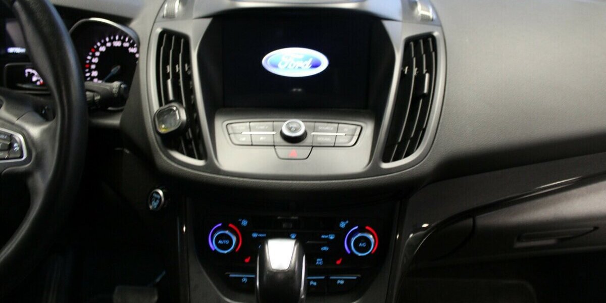 Ford Kuga 1.5 EcoBoost 4x4 Aut. Titanium 97.755 km 15.980 &euro; Euskirchen 53881